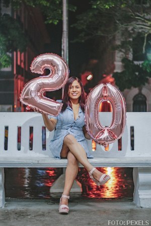 20 LET parabola.cz